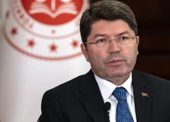 DEM Parti’li belediye başkanı, yardımcısını görevden aldı