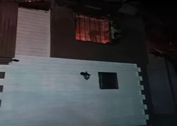 Otomobil ile işçi servisi çarpıştı: 1’i ağır, 28 yaralı
