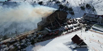 Kartalkaya’da yanan otel havadan görüntülendi