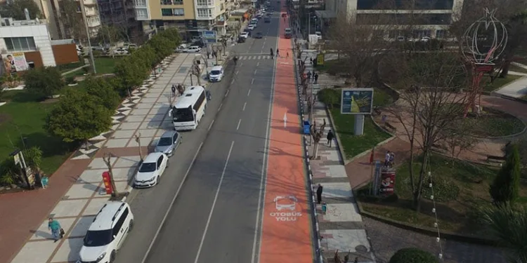 Arnavut depremzedeler Türkiye’nin inşa ettiği evlerde huzurlu bir yaşam sürdürüyor