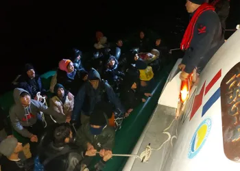 Çiğ köfte aldıktan sonra cüzdanını düşürdü, güvenlik kamerasını izleyince şoke oldu