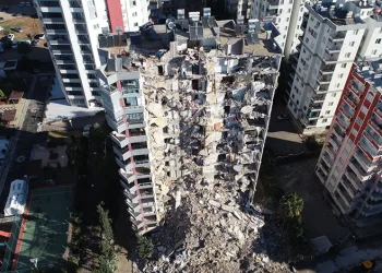 Mersin’de uyuşturucu ve silah ticareti yapan 3 şüpheli tutuklandı