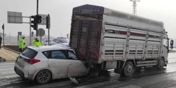 Bilecik’te hasta taşıyan ambulans kaza yaptı
