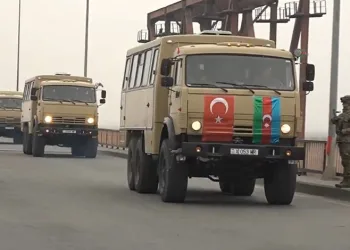 Sokakta tüfekle rastgele ateş açtı: Yakalanma anı kamerada