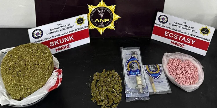 Isınmak için yakılan ateş söndürülmeyince yangın çıktı
