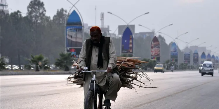 Pakistan’da soğuk hava nedeniyle 13 evsiz hayatını kaybetti