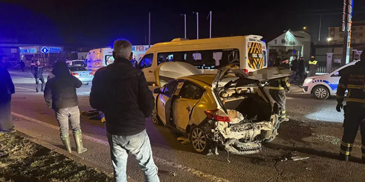 Niğde’de feci kaza: 2 ölü, 1 ağır yaralı