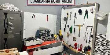 Ticaret Bakanlığı ekipleri lüks araç vurgununa engel oldu