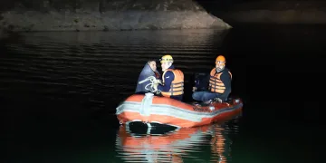 Isınmak için yakılan ateş söndürülmeyince yangın çıktı