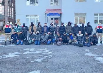 Bitlis’te 24 düzensiz göçmen yakalandı