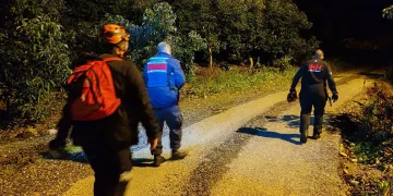Sokakta tüfekle rastgele ateş açtı: Yakalanma anı kamerada