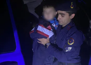 Uşak’ta polis ve jandarmadan okul çevreleri ve servislere sıkı denetim