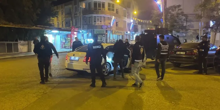 Vali Ustaoğlu “Sokak çetelerine, mafya bozuntularına izin vermeyeceğiz”