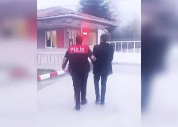 Ayvacık’ta 2 kaçak göçmen yakalandı
