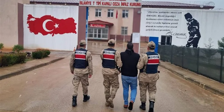 Oyuncu Atakan Yılmaz ‘yasadışı bahse teşvik’ iddiasıyla gözaltında