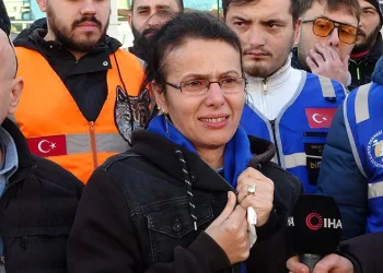 Oto boya atölyesinde çıkan yangın paniğe neden oldu