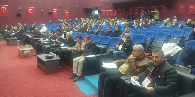Elazığspor’da Başkan Yılmaz güven tazeledi