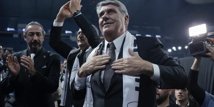 Beşiktaş’ın yeni başkanı Serdal Adalı oldu