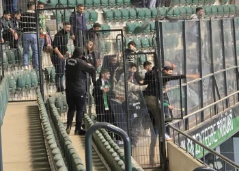 Kocaelispor – Iğdır FK maçında çıkan tribün olaylarında 7 kişi gözaltına alındı