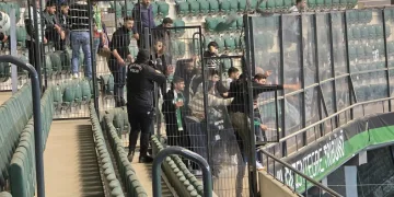 Kocaelispor – Iğdır FK maçında çıkan tribün olaylarında 7 kişi gözaltına alındı