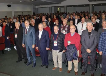 112 yıllık Karşıyaka, dağılmamak için yardım istiyor
