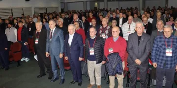112 yıllık Karşıyaka, dağılmamak için yardım istiyor