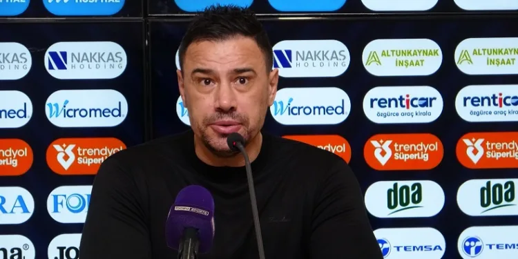 Başakşehir Teknik Direktörü Çağdaş Atan: “Maçın hakemi öncelikle Türk futboluna hizmet etmeli”