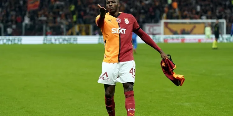 Victor Osimhen ligdeki 10. golünü attı