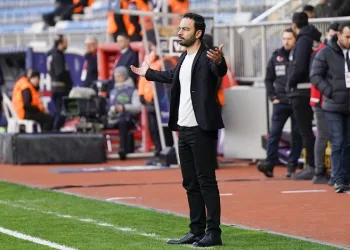Gaziantep FK Teknik Direktörü Selçuk İnan: “Hakemin benimle ilgili bilmediğim bir problemi olabilir”