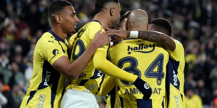 Fenerbahçe, evinde üst üste 5. maçını kazandı
