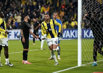 Fenerbahçe, Hatayspor’a karşı galibiyet serisini 8 maça çıkardı