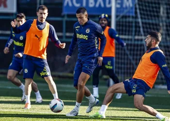 Fenerbahçe çalışmalarını sürdürdü