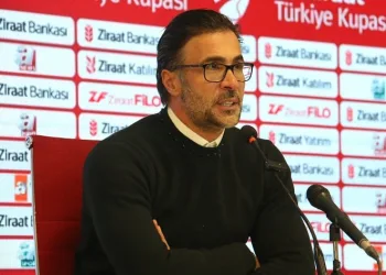 Sivasspor Teknik Direktörü Ömer Erdoğan: “Maçın hakkı beraberlikti”