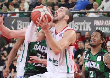 Kenan Sipahi, Karşıyaka’ya veda etti