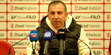 Konyaspor Teknik Direktörü Recep Uçar: “Bu sene kupa kaldırmak en büyük hedefimiz”