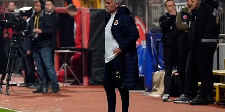 Fenerbahçe Teknik Direktörü Jose Mourinho: “Yapmamız gereken sadece maçı kazanmaktı”