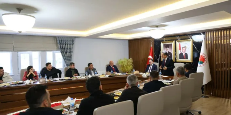 Vali Ekici: “Gazetecilik zor bir meslek”