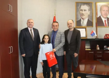 İlkokulu Öğrencisi il birincisi
