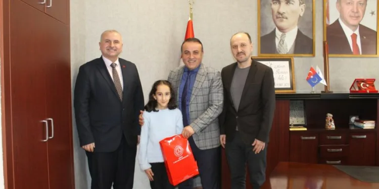 İlkokulu Öğrencisi il birincisi