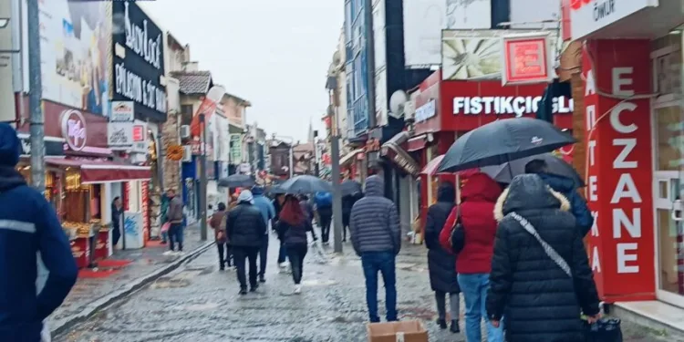 Soğuk ve yağışlı hava yurda giriş yaptı