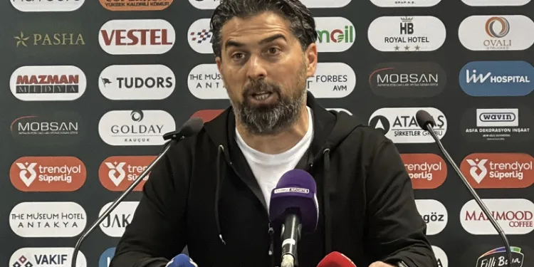 Çaykur Rizespor Teknik Direktörü İlhan Palut: “İstikrarlı olmalıyız”
