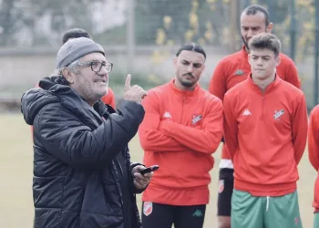 Bursaspor’un grubunda yer alan Karşıyaka’da Mustafa Reşit Akçay dönemi sona erdi