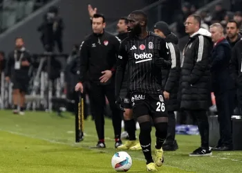 Beşiktaş önce satacak, sonra alacak