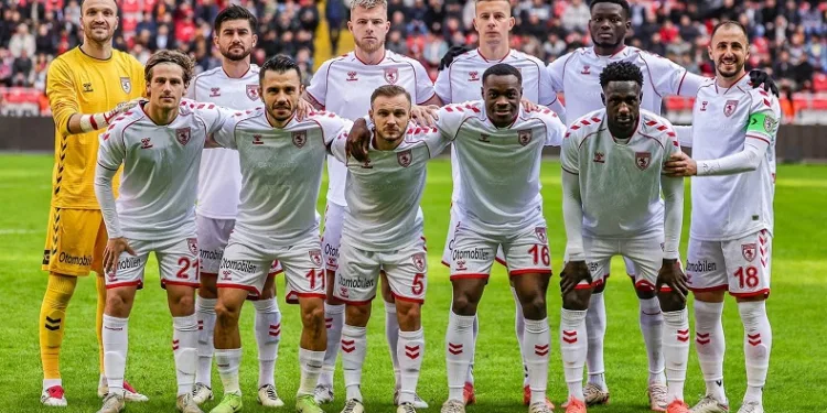 Samsunspor’un zirve mücadelesi sürüyor
