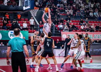 Karşıyaka, seriyi son maça taşımak istiyor