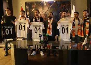 Adanaspor’dan 4 yeni transferi için toplu imza töreni