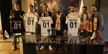 Adanaspor’dan 4 yeni transferi için toplu imza töreni