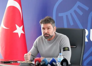 Erzurumspor Teknik Direktörü Hakan Kutlu’dan zemin isyanı