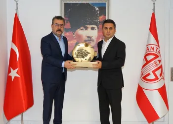 Antalyaspor Kulübü’nde devir teslim gerçekleşti