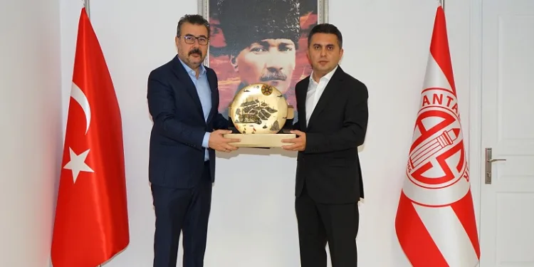 Antalyaspor Kulübü’nde devir teslim gerçekleşti